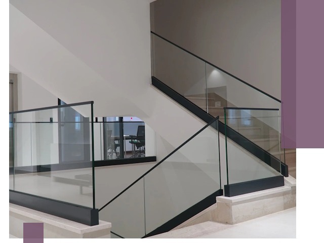 Стеклянные перила премиум-класса с установкой в Кохме