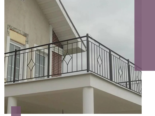 Изготовление балконных ограждений в Кохме из металла и стекла