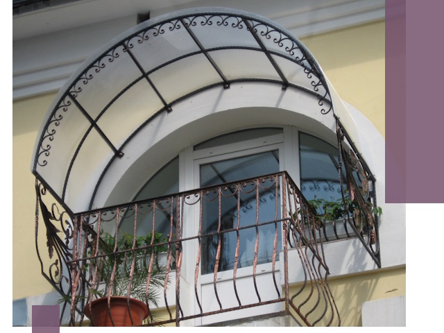 Козырьки над балконом в Кохме — изготовление и монтаж