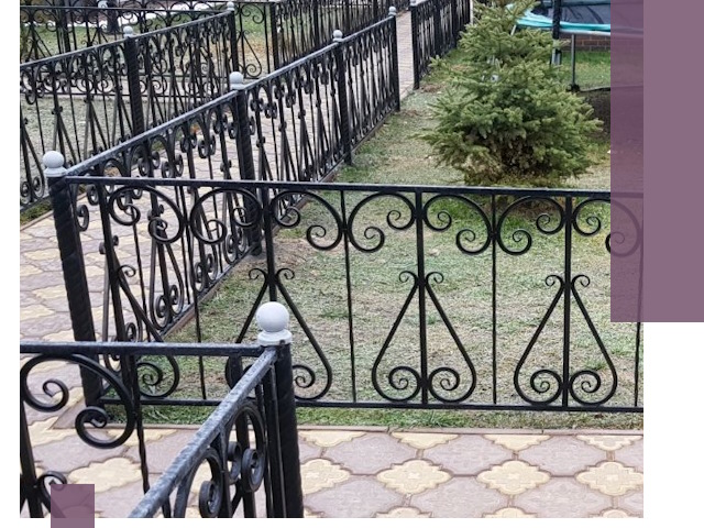 Кованые газонные ограждения под ключ в Кохме
